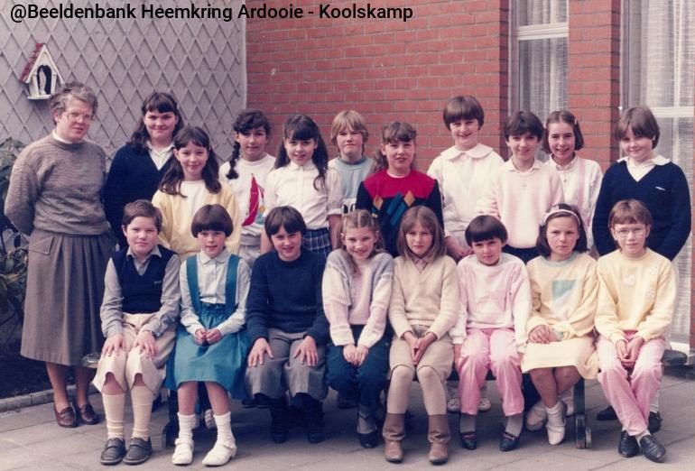 meisjesschool-6de%20leerjaar-1984-1985.jpg KK008