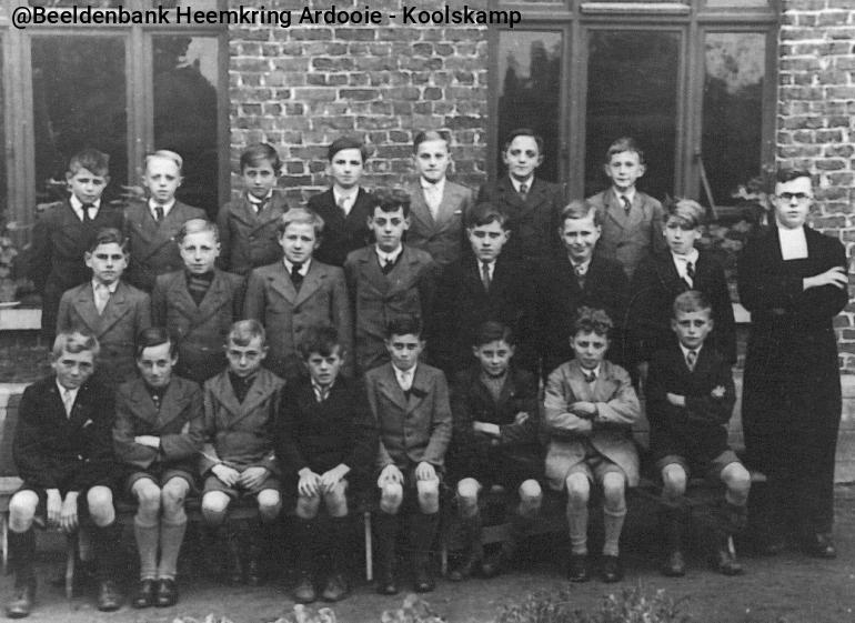 AK158-broederschool-1942-1943-7de%20leerjaarB.jpg AK158