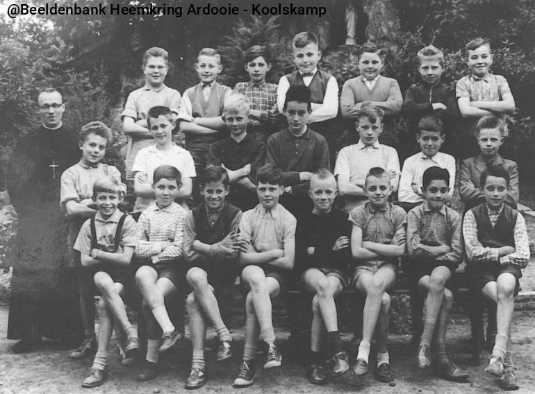 AK170-broederschool-6de%20leerjaar-geboren%201949.jpg AK170