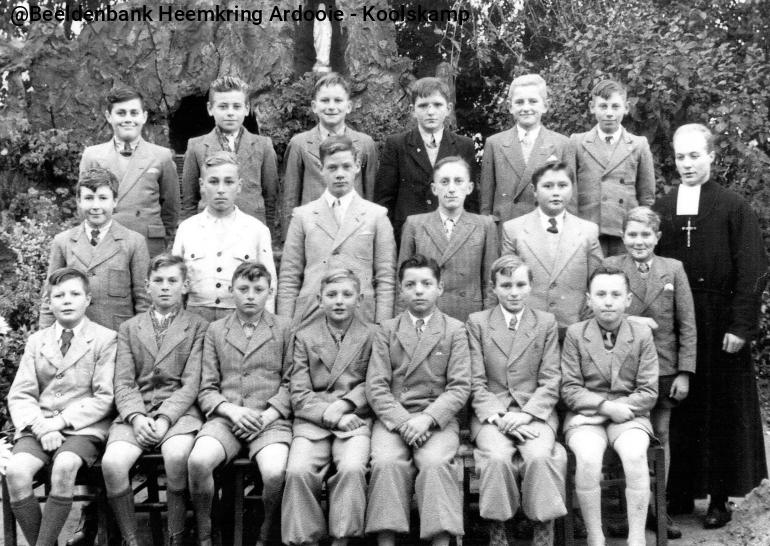 AK191-broederschool-8ste%20leerjaar-1952-geboren%201938.jpg AK191