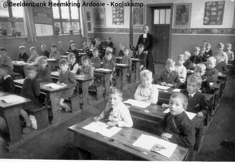 Broederschool-ong%201953-1ste%20lj-geboortejaar%201937-broeder%20Robert-Silvain%20Baert.jpg AK276