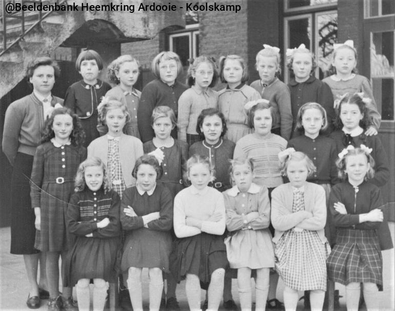tasscheschool-vermoedelijk%20juffrouw%20Vercruyse-1958%20-%20kopie.jpg AK335